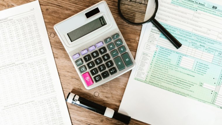 Keep More, Raise No Flags: The Legit Year-End Tax Moves for Women 40+