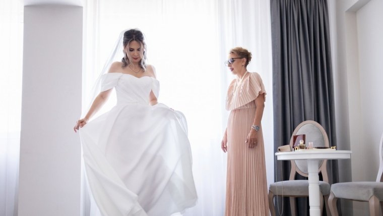 How to Become a Bridezilla in 6 Steps