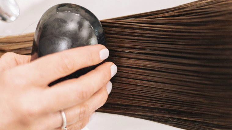 Growing Out Your Hair? Natural Remedies to Help You Go the Distance