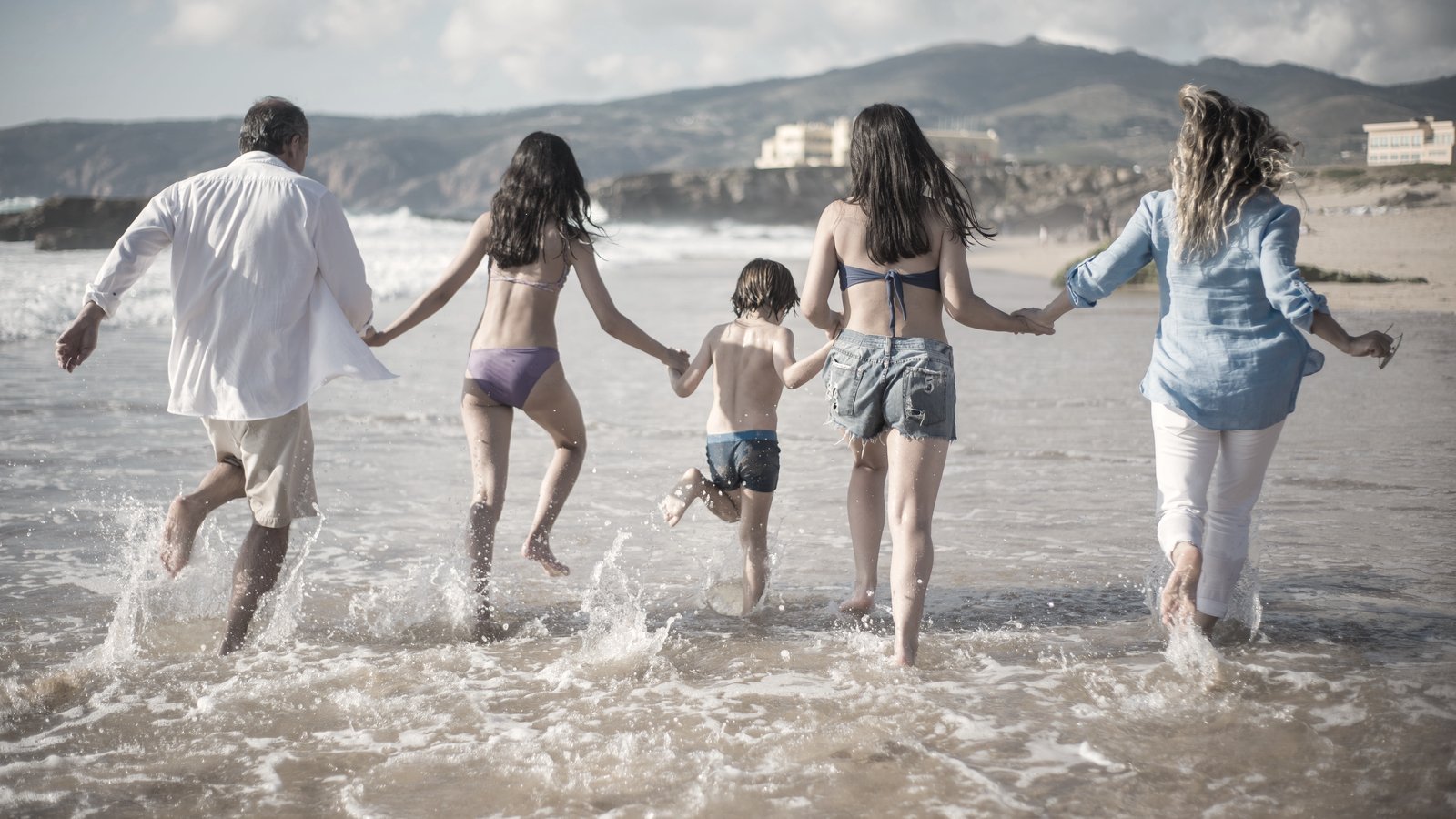 4 Mind-Blowing Beach Destinations for Your Next Family Vacation