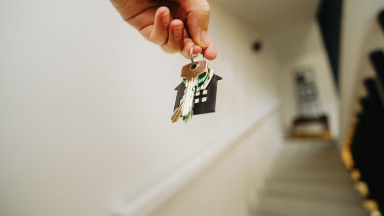 How to Help Your Child Find an Apartment