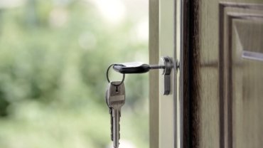4 Things to Teach Your Children About Home Security