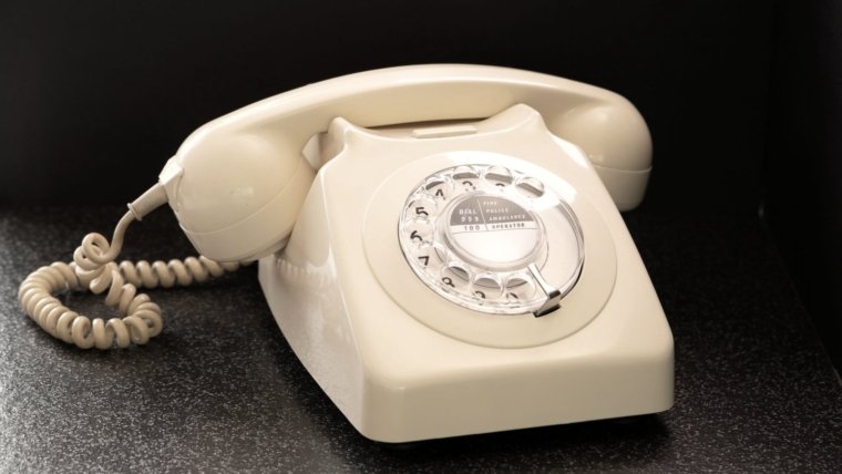 Should You Have a Home Phone?