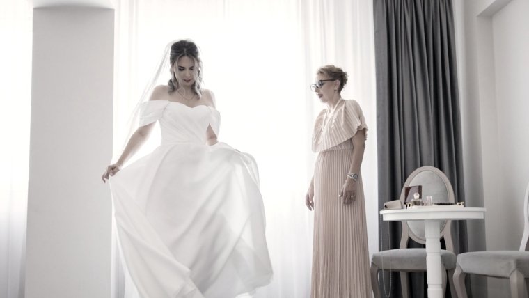 How to Become a Bridezilla in 6 Steps