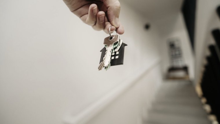 How to Help Your Child Find an Apartment